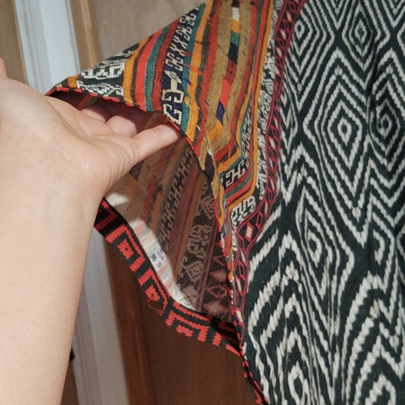 Boho Style Poncho - Picture 4 of 6